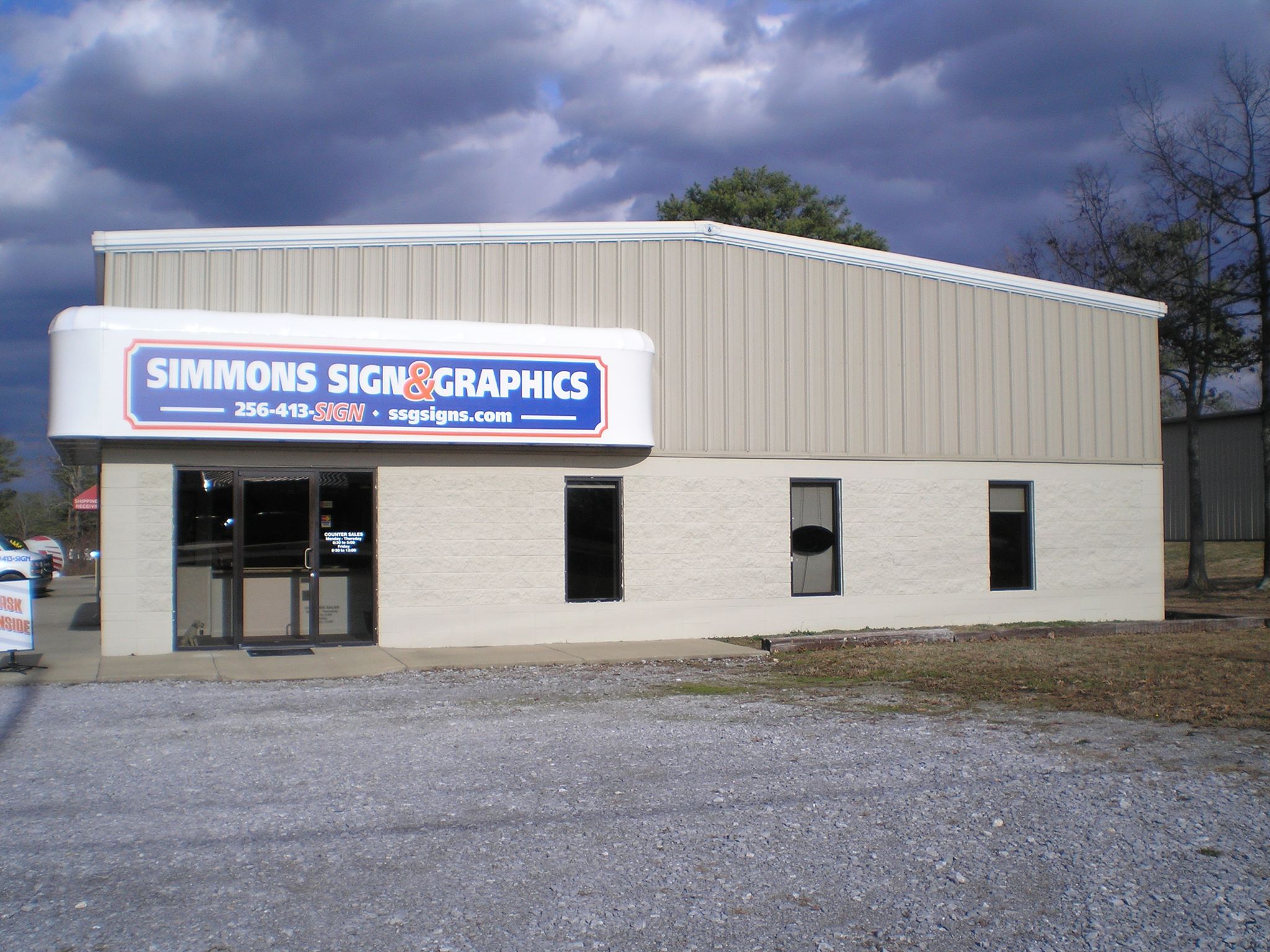 simmons-sign-&-graphics-pic